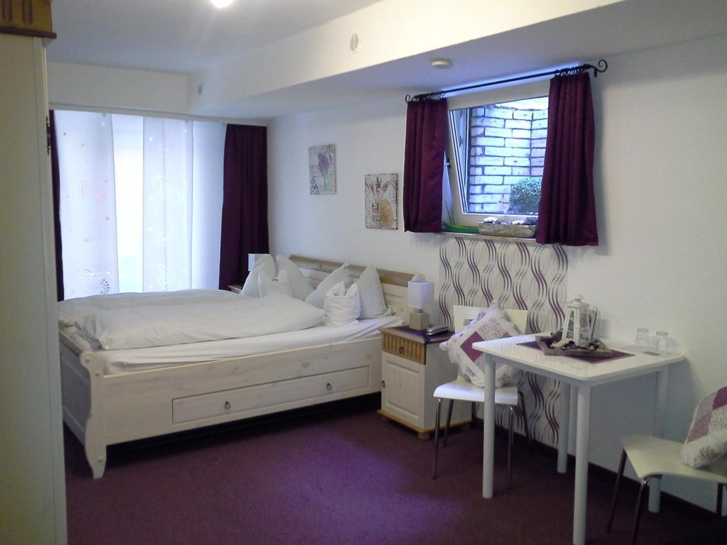 Haus Mariandl Hotel Düsseldorf Szoba fotó